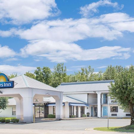 נורת' ליטל רוק Days Inn By Wyndham N Little Rock East מראה חיצוני תמונה