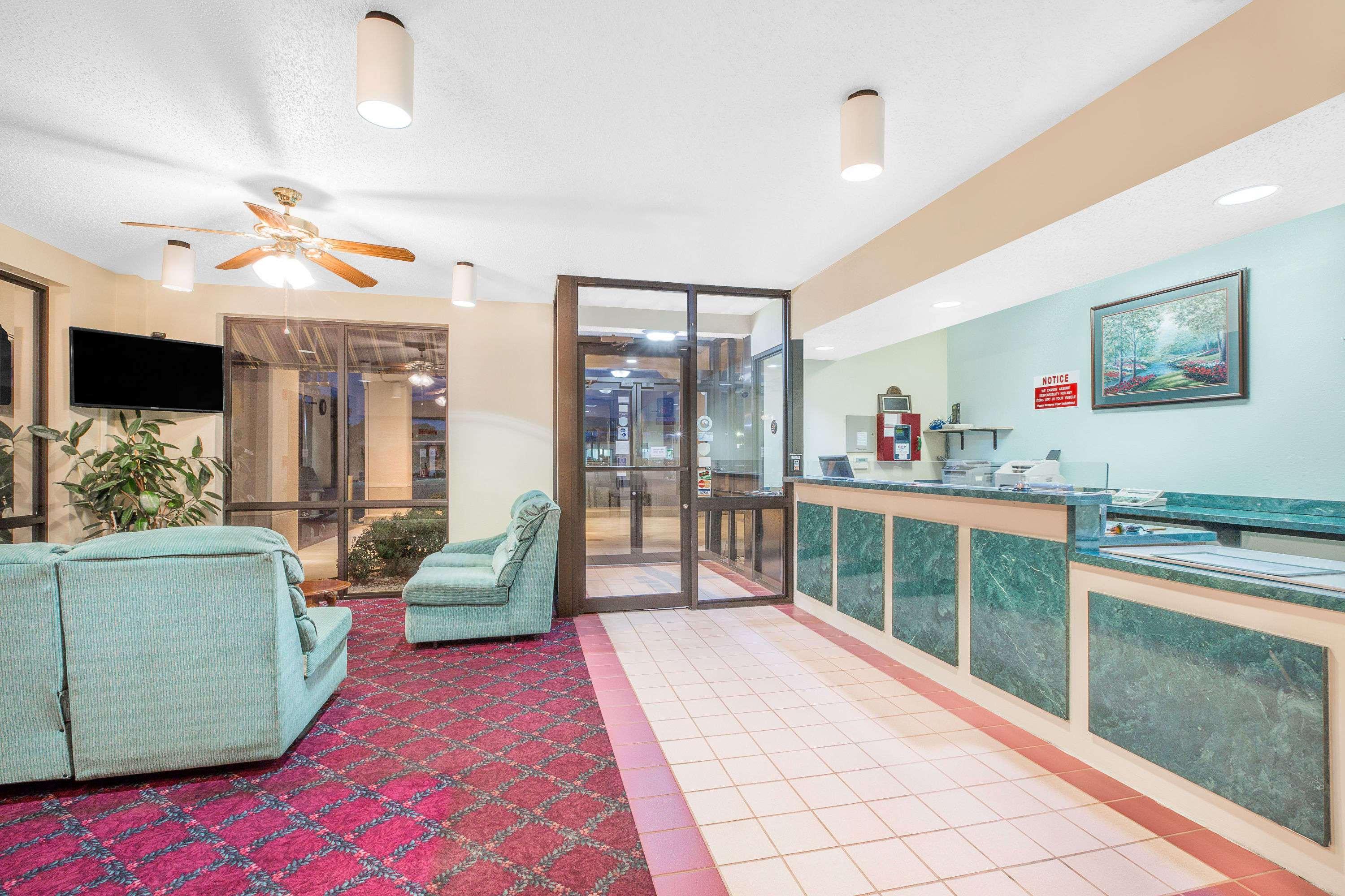 נורת' ליטל רוק Days Inn By Wyndham N Little Rock East מראה חיצוני תמונה