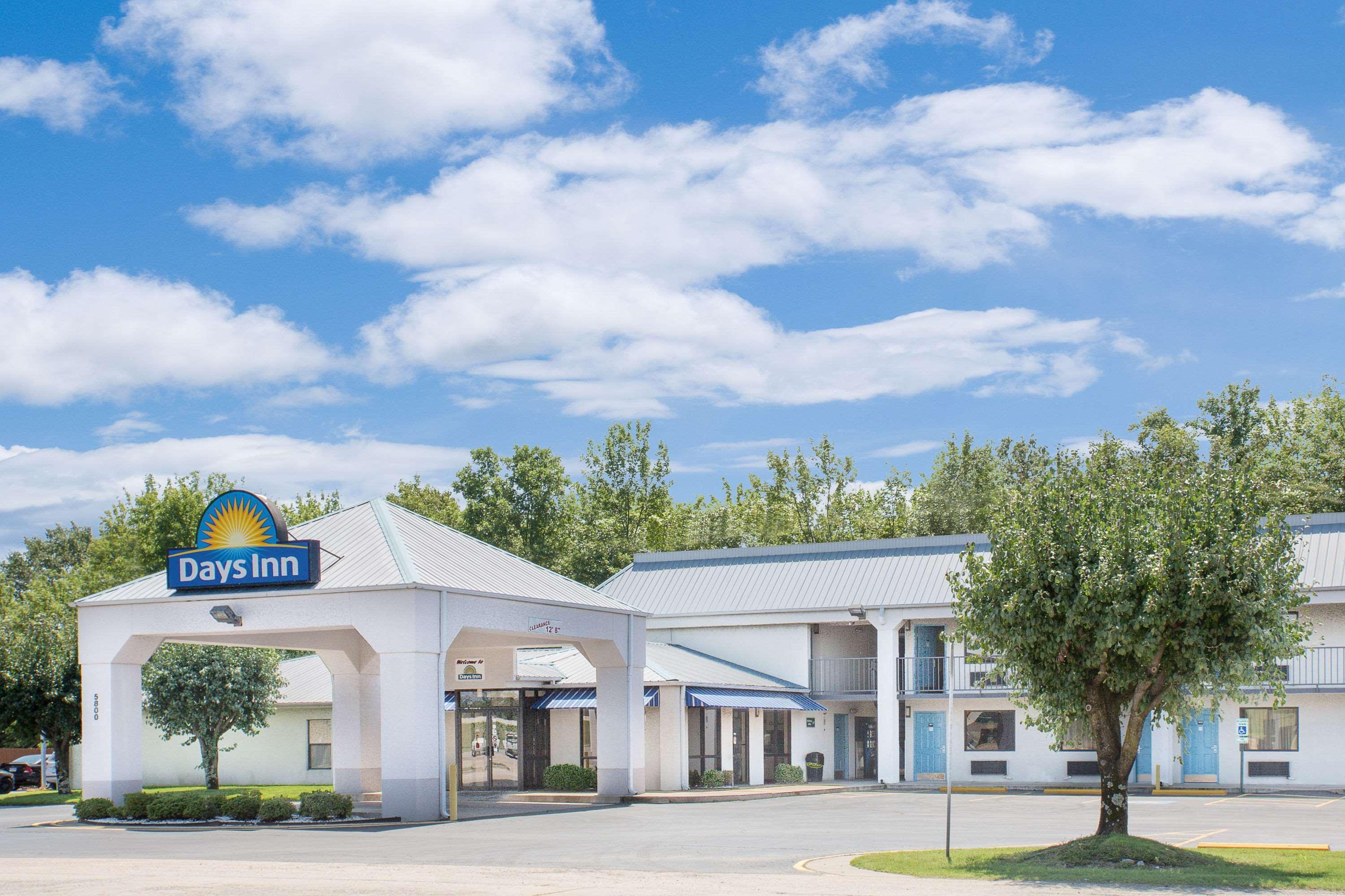 נורת' ליטל רוק Days Inn By Wyndham N Little Rock East מראה חיצוני תמונה