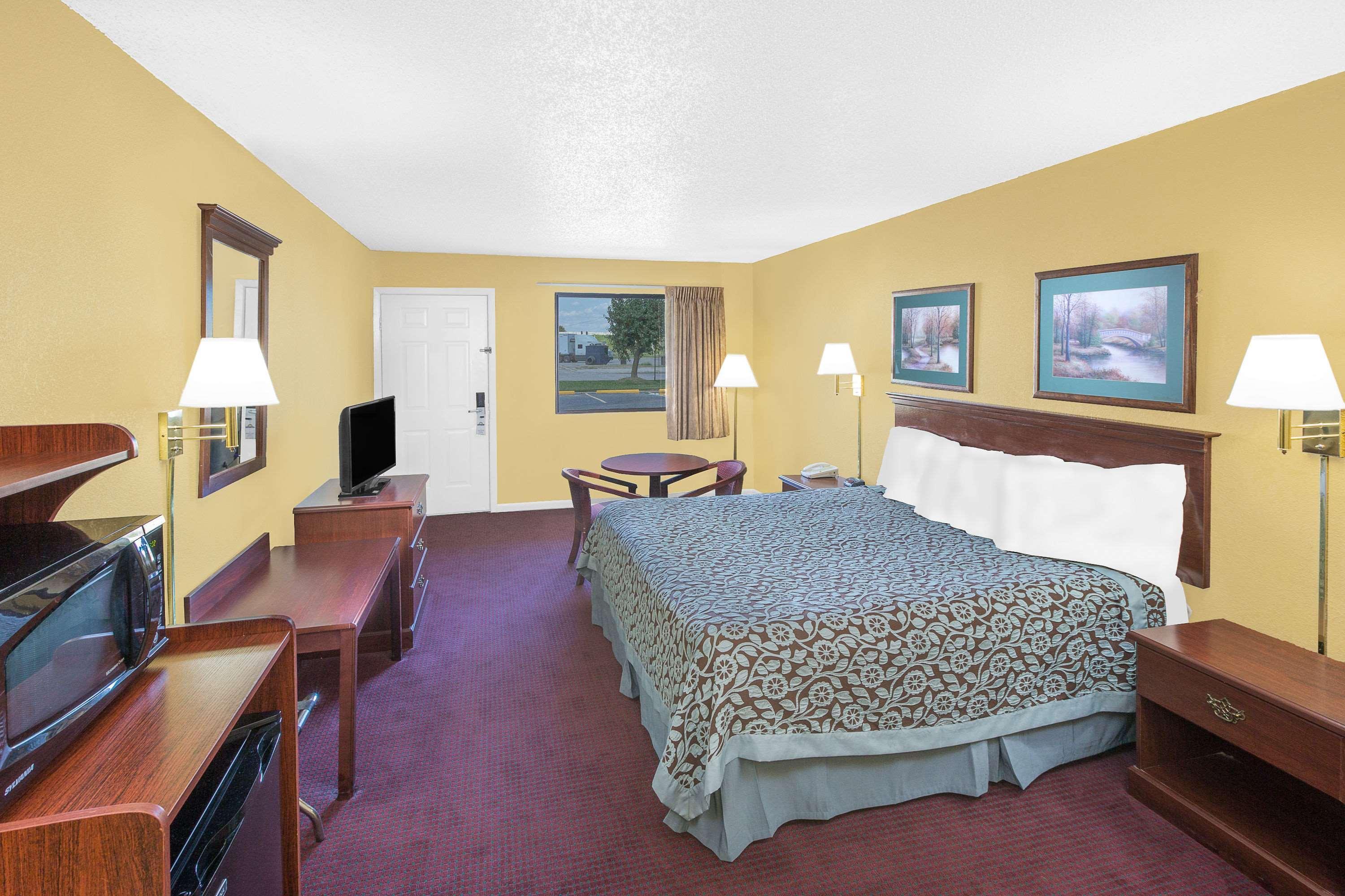 נורת' ליטל רוק Days Inn By Wyndham N Little Rock East מראה חיצוני תמונה