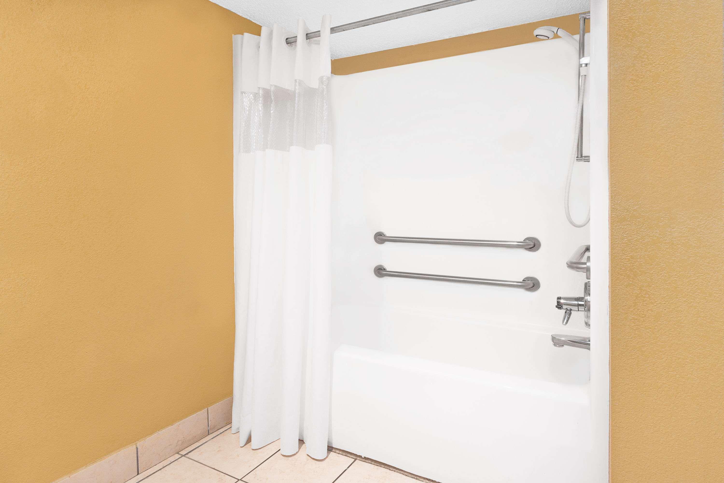 נורת' ליטל רוק Days Inn By Wyndham N Little Rock East מראה חיצוני תמונה