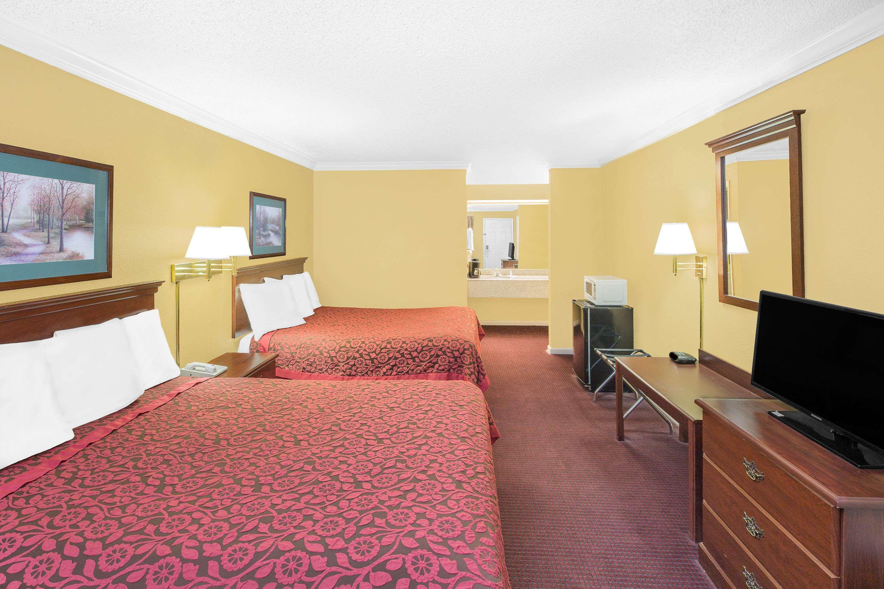 נורת' ליטל רוק Days Inn By Wyndham N Little Rock East מראה חיצוני תמונה